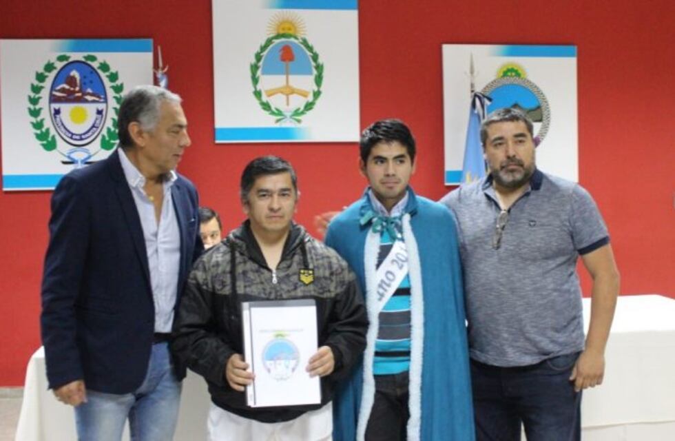 Cañadón Seco: se realizó la entrega de becas del Programa de Ayuda Escolar Comunal