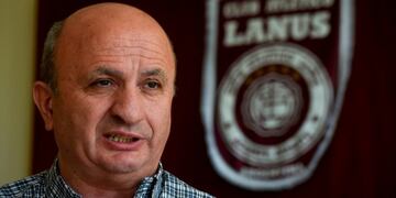 Argentina's Lanus football club president Nicolas Russo speaks during an interview with AFP at Lanus stadium in Buenos Aires outskirts, Argentina, on November 09, 2017\u002E\r\n AFP PHOTO / EITAN ABRAMOVICH buenos aires Nicolas Russo presidente del club lanus futbol nota entrevista reportaje