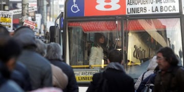 El Gobierno eliminó las restricciones a la cantidad de pasajeros en el transporte público. (DYN/Alberto Raggio
