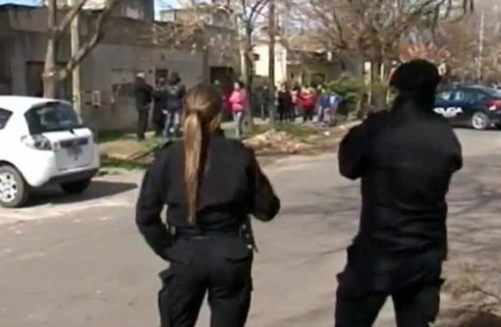Una mujer fue asesinada por un vecino en una vivienda de zona oeste