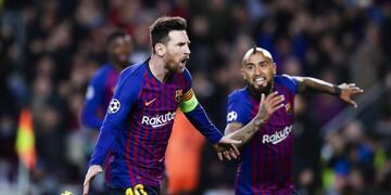 13/03/2019 13 March 2019, Spain, Barcelona: Barcelona's Lionel Messi (L) celebrates scoring his side's third goal during the UEFA Champions League round of 16 second leg soccer match between FC Barcelona and Olympique Lyon at Camp Nou Stadium\u002E Photo: Marc Dominguez/ZUMA Wire/dpa DEPORTES Marc Dominguez/ZUMA Wire/dpa