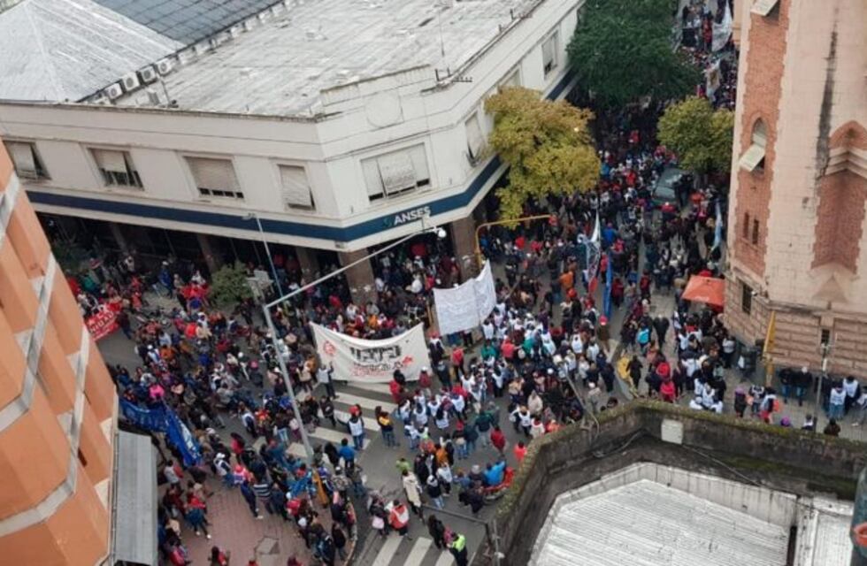 El centro tucumano es un caos por un corte en Córdoba y 25 de Mayo