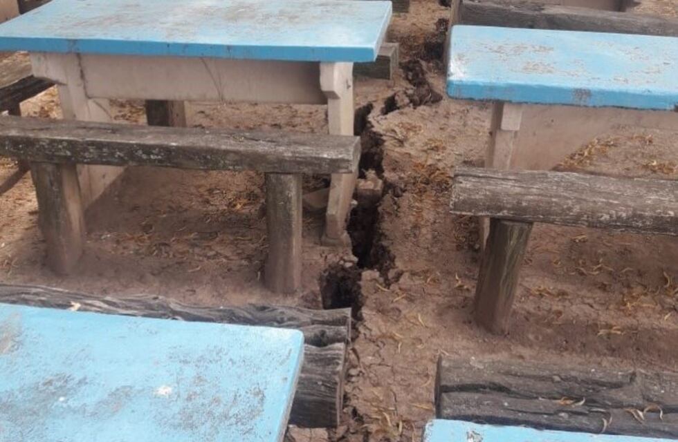 Grieta y peligro de derrumbe en los asadores del club Mitre sobre la costa central