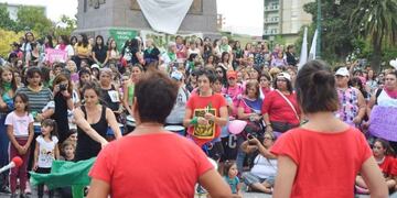 Marcha de mujeres en Santa Rosa (Vía Santa Rosa)