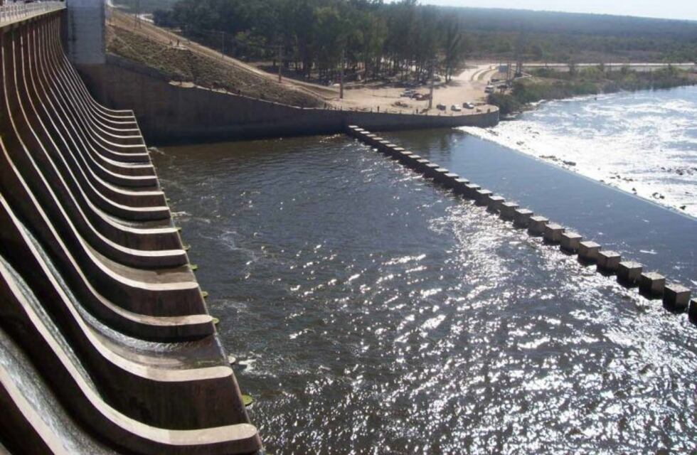 Poca agua en el embalse del Río Hondo