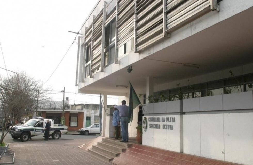 Golpeó, robó y abusó de una mujer que caminaba por su barrio