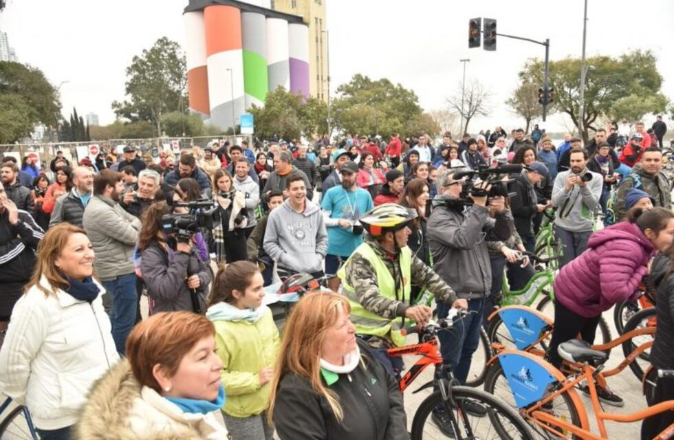Inauguraron la doble traza de la Avenida de la Costa para conectar a Bulevar Oroño