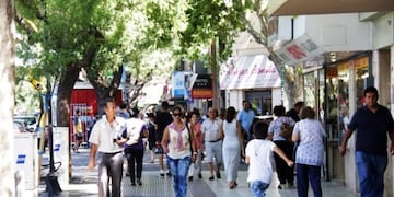 Duras criticas por el feriado nacional decretado por el Gobierno Nacional. Archivo