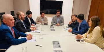 Quintela se reunió con el ministro Martín Guzmán