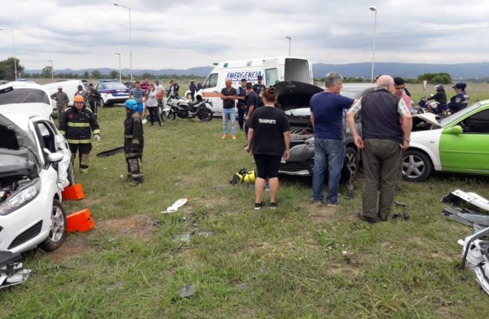 El delantero de Belgrano, Gonzalo Lencina salió ileso del triple accidente en la Autovía