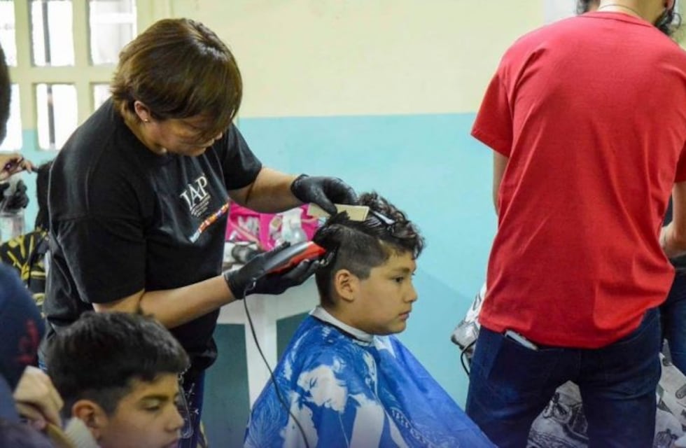 Peluqueros salteños están preocupados porque no pueden trabajar