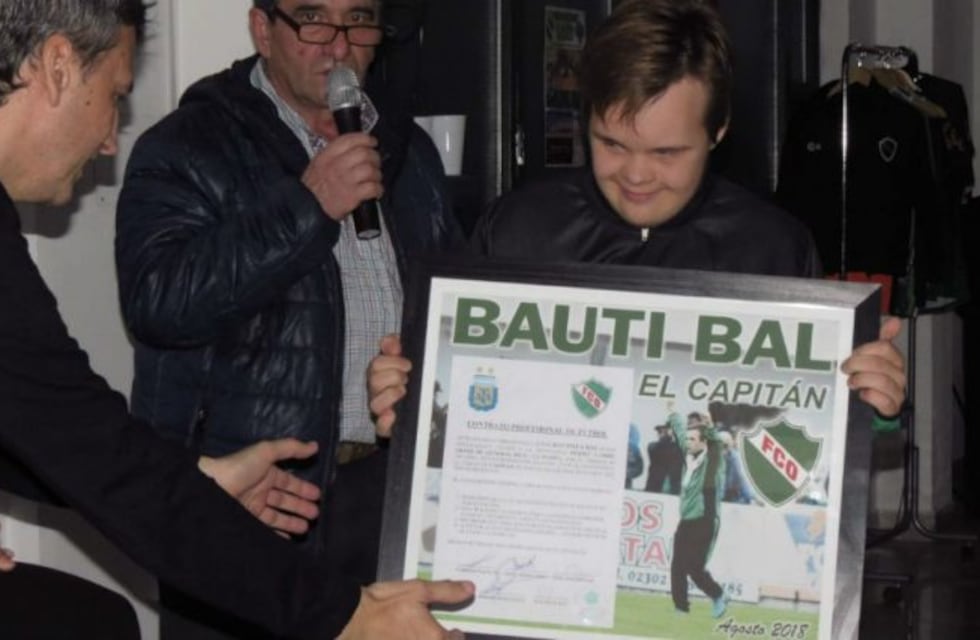 Bautista Bal, el joven con síndrome de down que será capitán de Ferro durante toda su vida