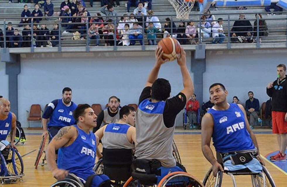 Llega el seleccionado de básquet adaptado a la histórica