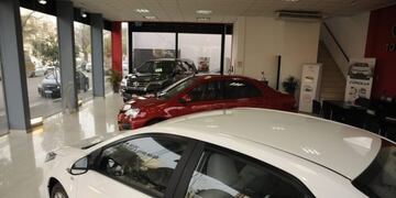 Concesionaria de automóviles\u002E