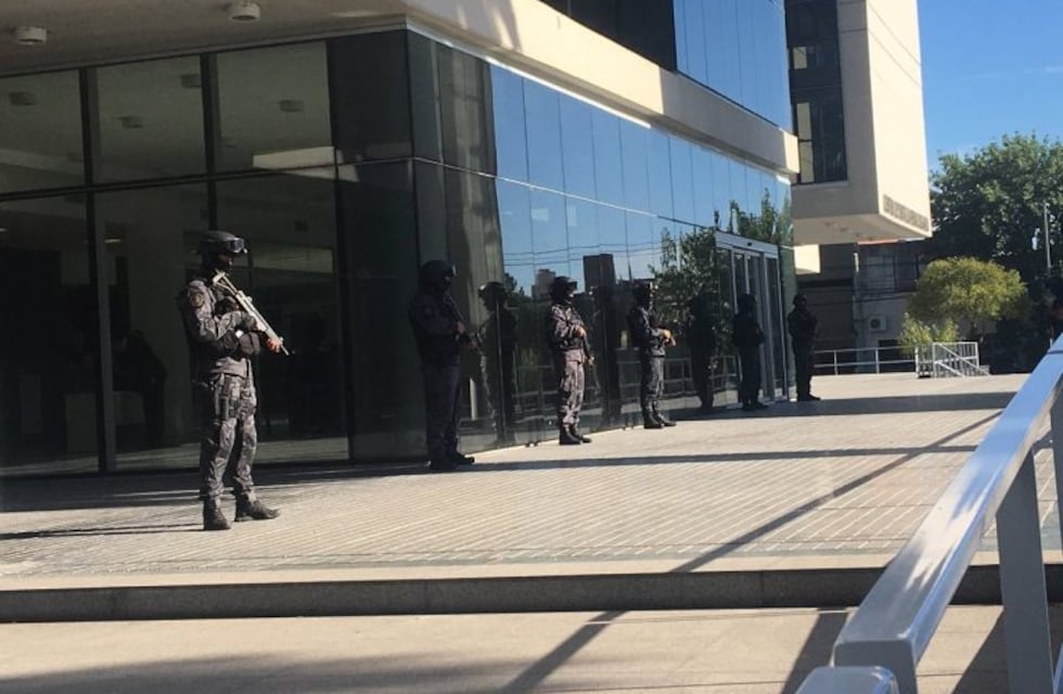 El socialismo pidió que se recorten los privilegios del Poder Judicial