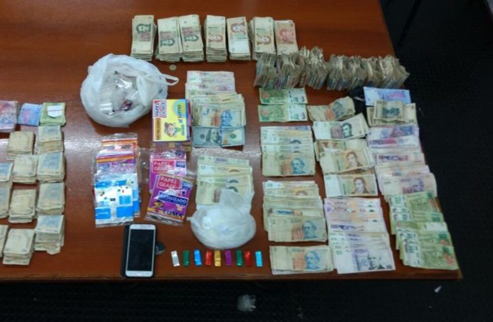 Secuestraron 60 mil pesos y 130 gramos de cocaína en Guaymallén