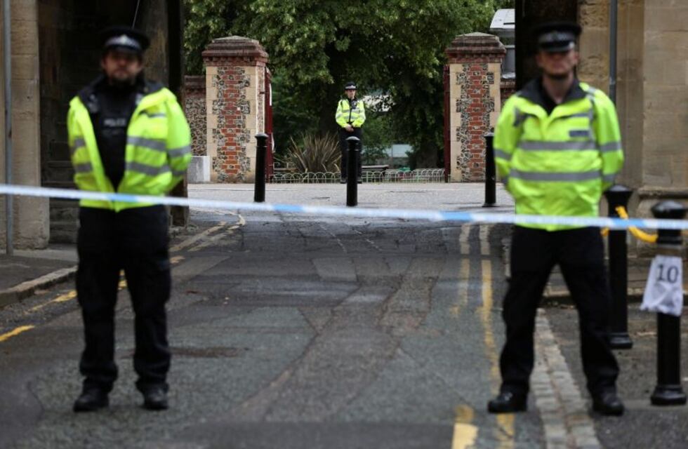 Inglaterra: un hombre atacó con un cuchillo y mató a tres personas