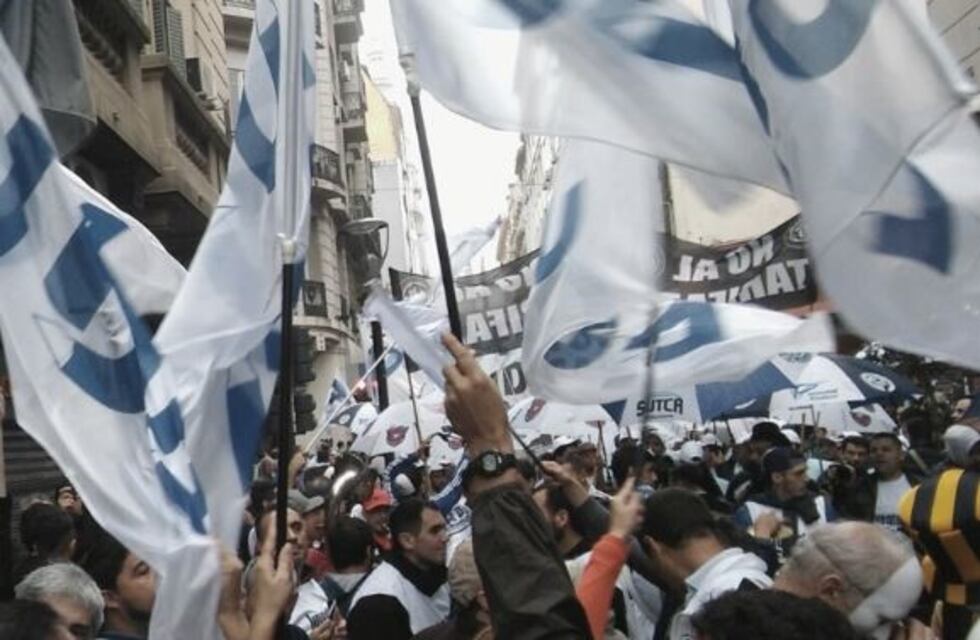 Docentes analizan convocar a un paro nacional