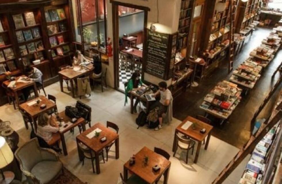 Extienden horarios de bares y restaurantes