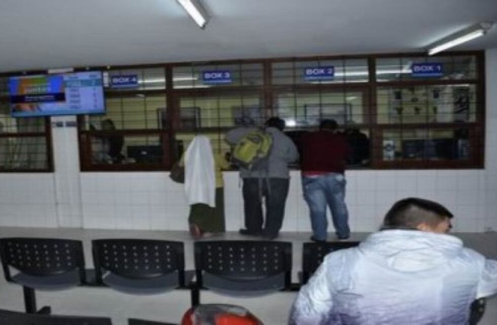 Por las quejas de la gente empezarán a atender de manera gradual en el Hospital Central