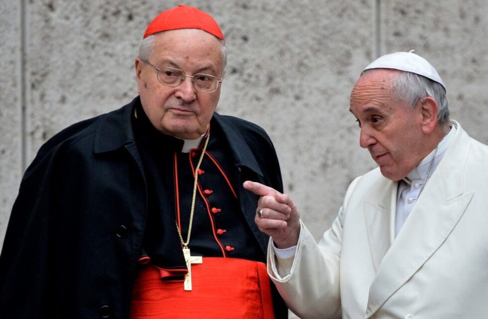 El papa Francisco retó a los niños que usan el celular y "chatean mientras comen con la familia"