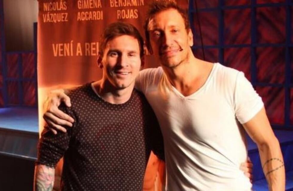 ¡Visita de lujo! Nicolás Vázquez recibió a Lionel Messi en su restobar