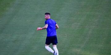 Guido Herrera fue recibido con una ovación en los movimientos precompetitivos para el debut copero\u002E