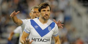 DYN610, BUENOS AIRES 09/03/2017, VELEZ VS\u002E ESTUDIANTES\u002E\r\nFOTO: DYN/PABLO AHARONIAN\u002E\r\n cancha velez mariano pavone futbol torneo primera division futbol futbolistas velez sarsfield estudiantes la plata