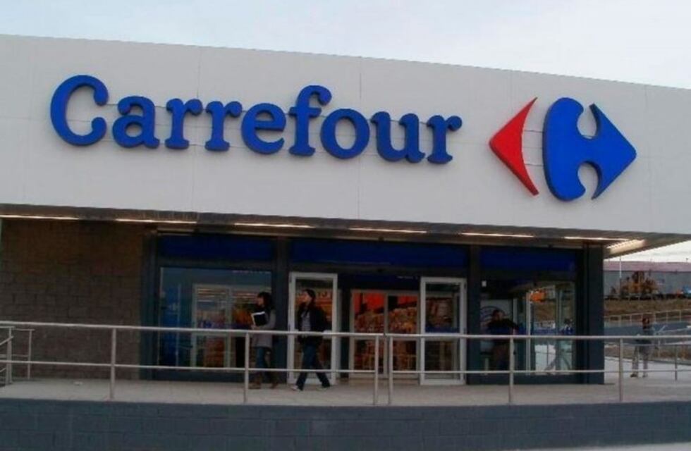 Demandaron a Carrefour por el robo de un auto en la playa de estacionamiento