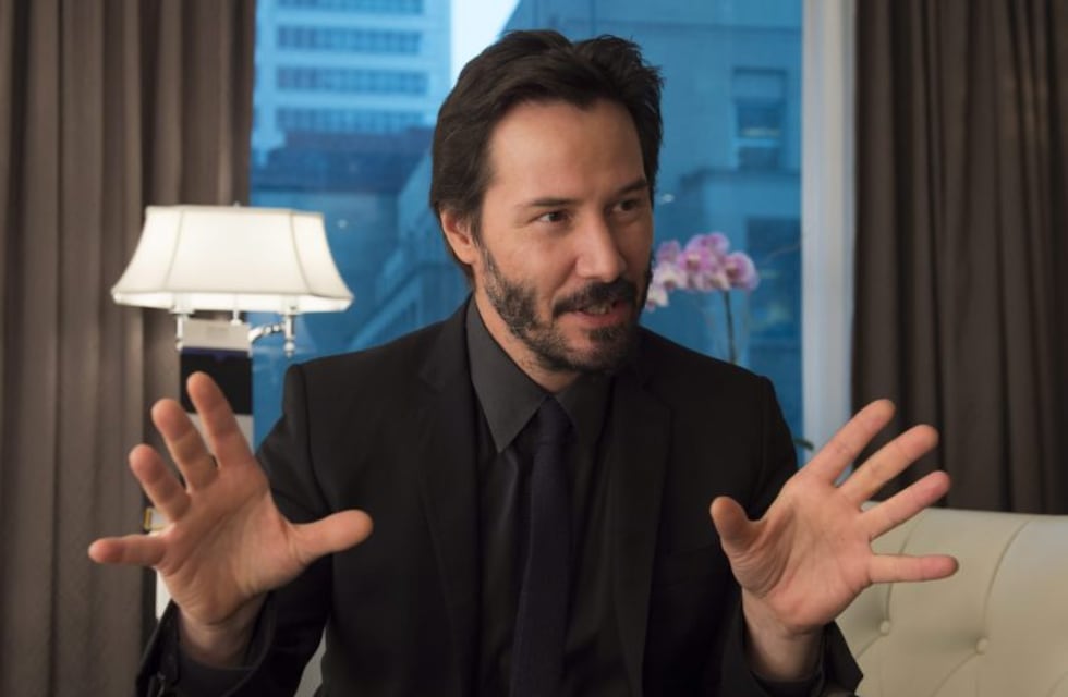 Héroe en la vida real: Keanu Reeves ayudó a organizar a los pasajeros de un avión tras un aterrizaje de emergencia