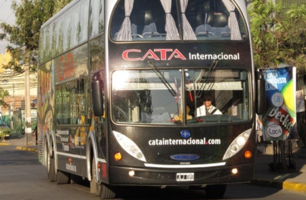 Viajar en micro hacia Chile costará hasta un 58% más que el verano pasado