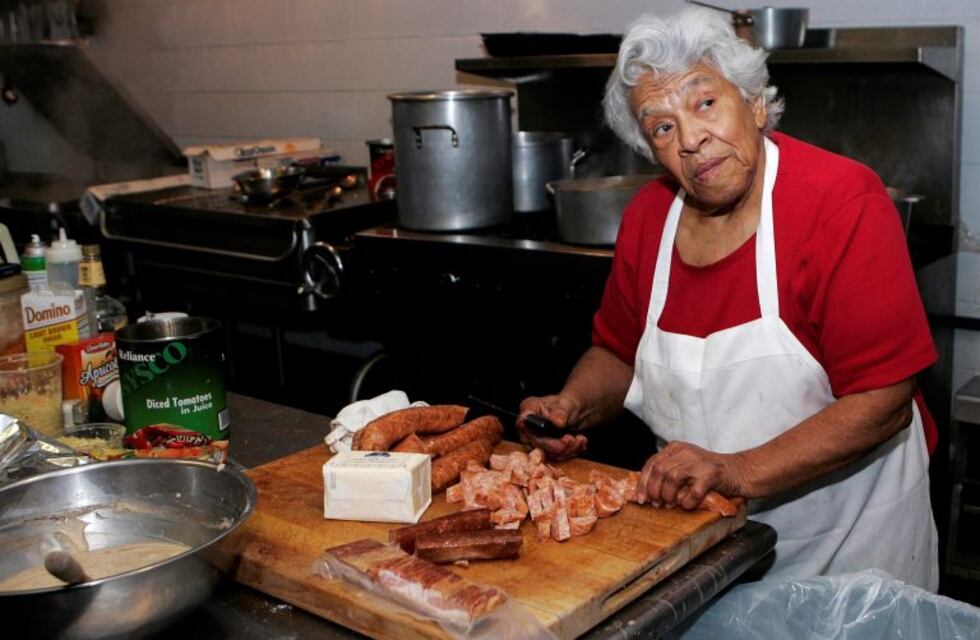 Adiós a Leah Chase, activista y reina de la cocina criolla de Estados Unidos