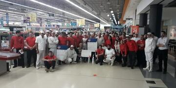 Empleados del hiper en Asamblea