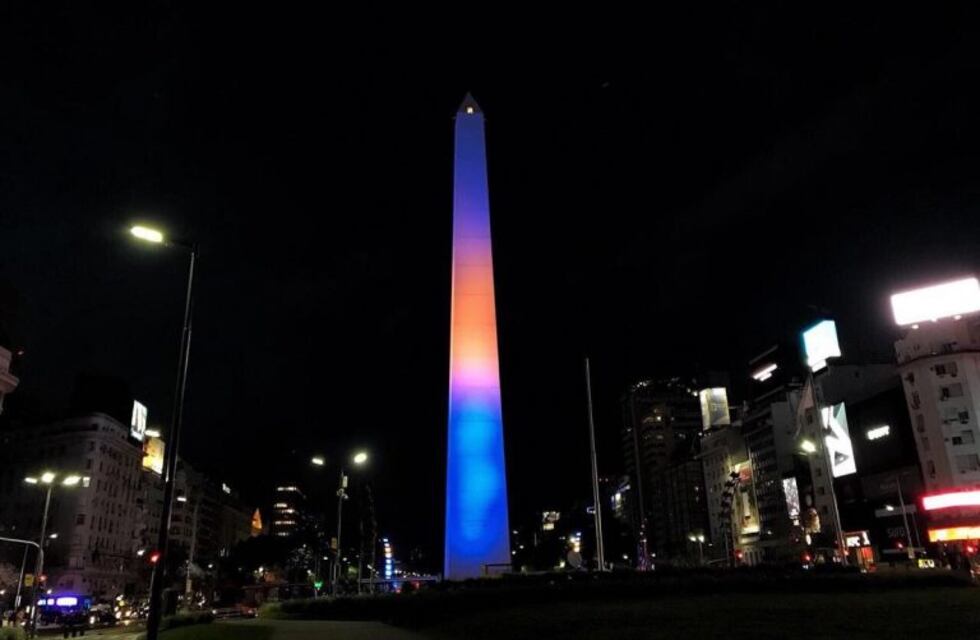 ¿Por qué el Obelisco se vistió de azul y oro?