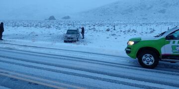 Personal de Defensa Civil de provincia trabaja en la zona