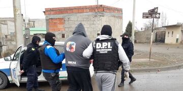 Detención del docente de Trelew (Foto: Twitter/MpfRawson)\u002E