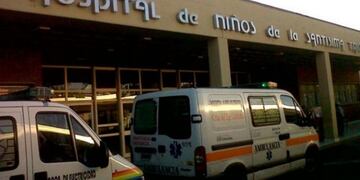 El niño fue trasladado al Hospital de Niño, y falleció por la gravedad de las quemaduras (La Voz).