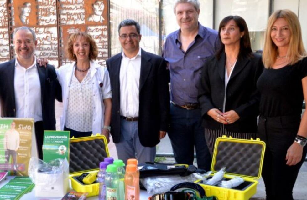 Entregaron kits para concientizar sobre el consumo de sustancias en fiestas y momentos de ocio