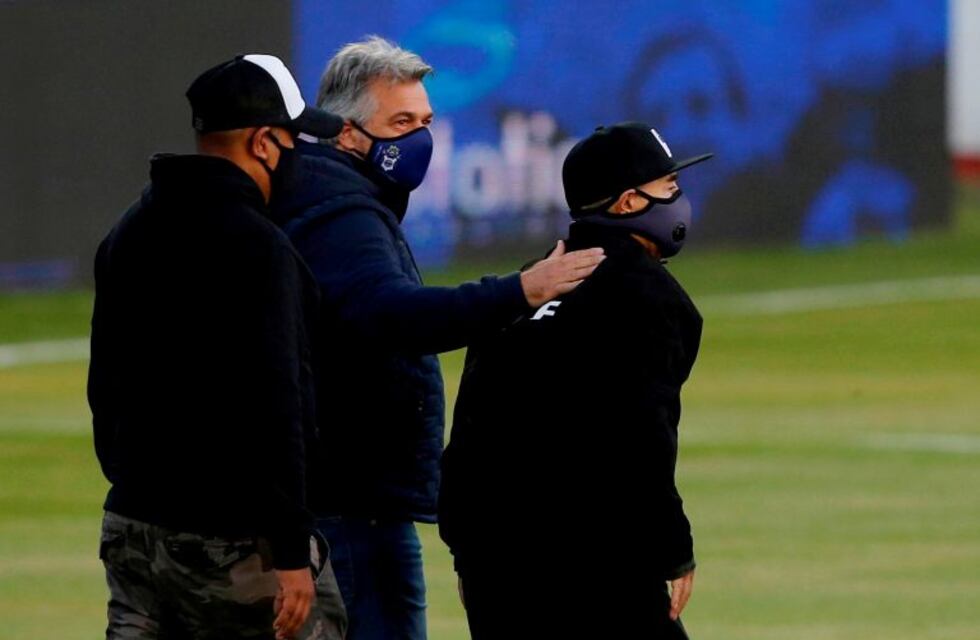 "Diego está bien, pero puede estar mucho mejor", dijo el médico de Maradona sobre su salud