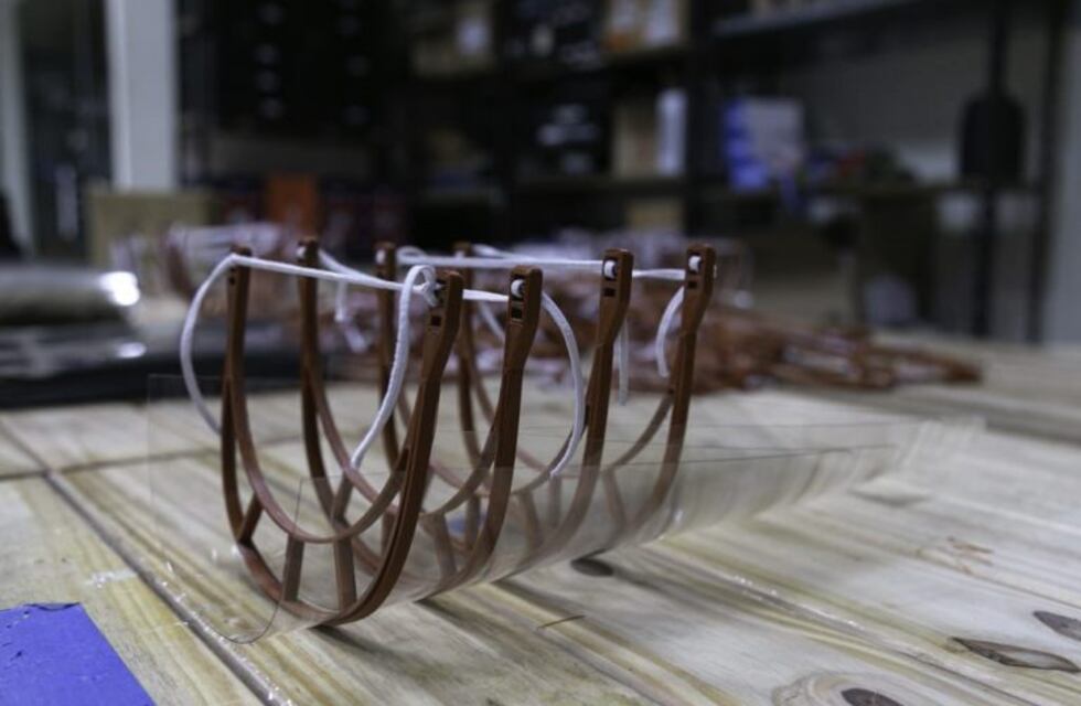 Coronavirus: crearon y donaron mascarillas 3D para el uso de menores de edad