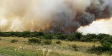 Incendios de campos en La Pampa (Clarín)