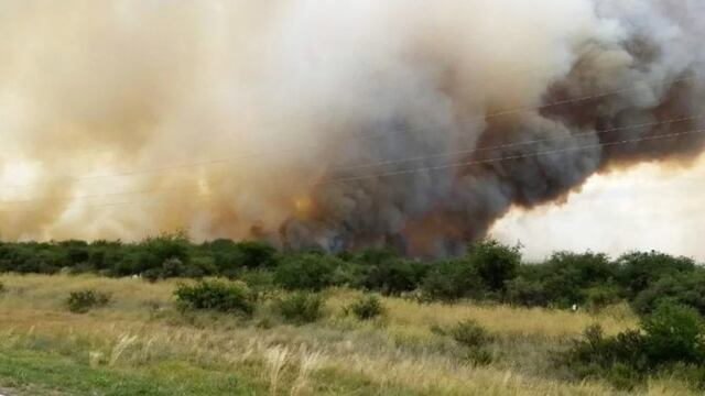 Incendios de campos en La Pampa (Clarín)