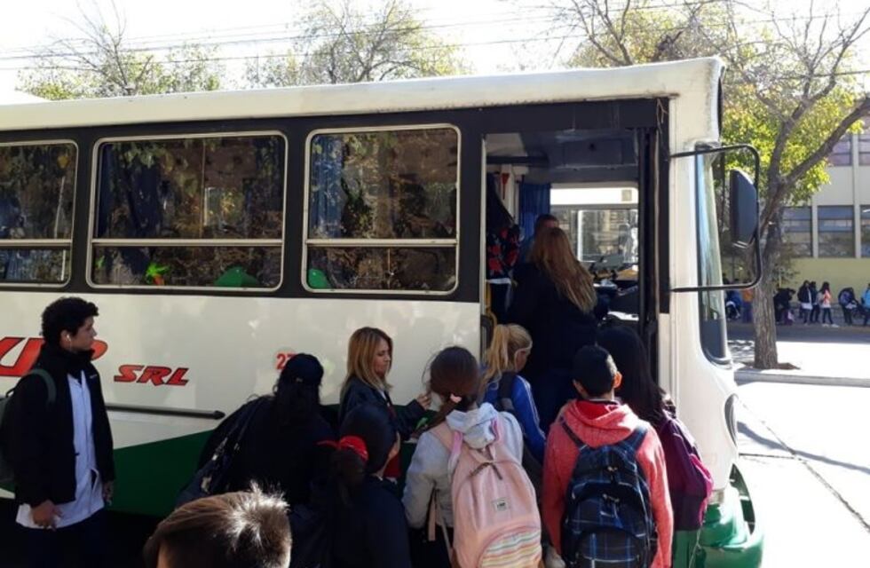 Empresarios de colectivos dicen que no se cobraba escolar por desconocimiento