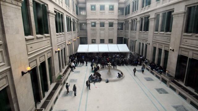 DYN35, BUENOS AIRES, 26/08/2011, RECORRIDO HISTORICO EN EL COLEGIO NACIONAL DE BS AS AL CUMPLIRSE 190 Au00d1OS DE LA CREACION DE LA UBA. FOTO:DYN/LILIANA SERVENTE. buenos aires aniversario 190 de la universidad de buenos aires exposicion festejo festejos ani