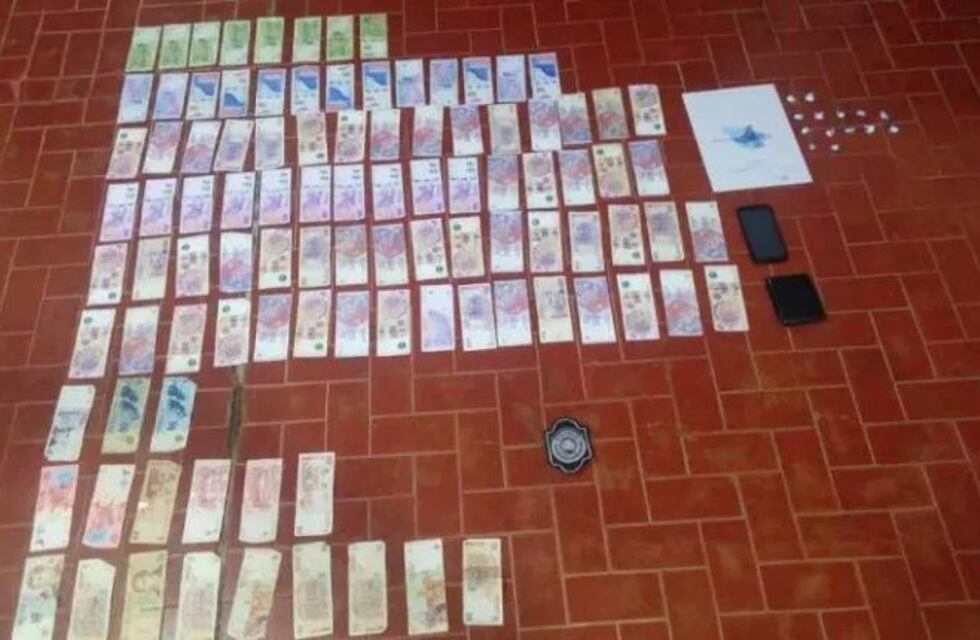 Detuvieron a un joven que tenía cocaína y dinero en efectivo en Jardín América