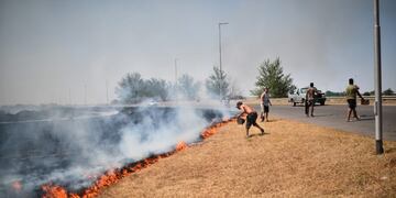 Incendios en la autopista Córdoba-Carlos Paz, cercanías a Malagueño\u002E