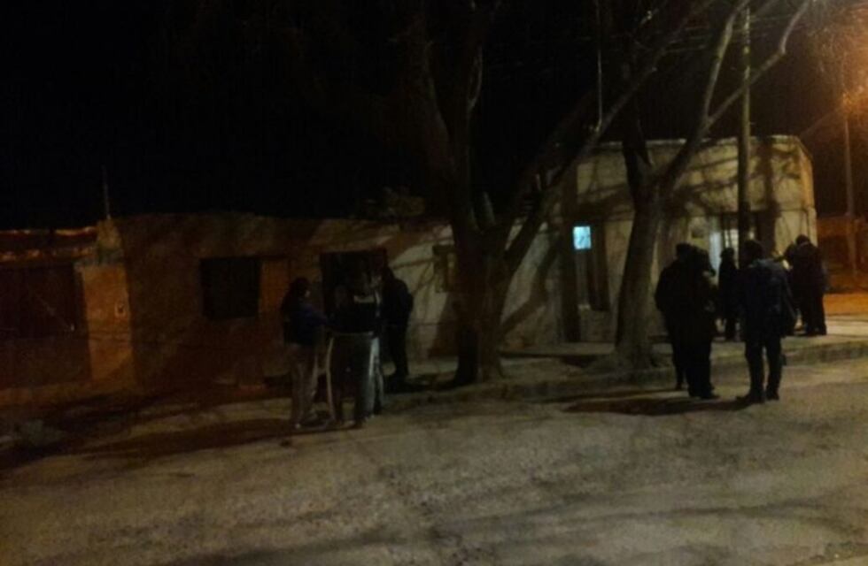 Asesinaron a puñaladas a un hombre en su casa de Las Heras