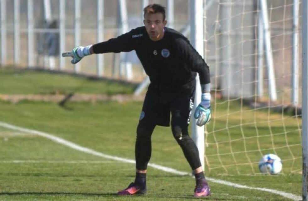 Leonardo Burián, seguido de cerca por Colón