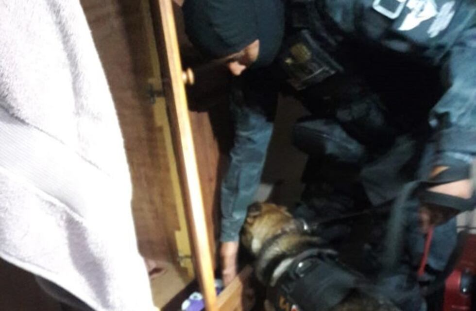 Dos detenidos por presunta venta de drogas en Villa San Carlos