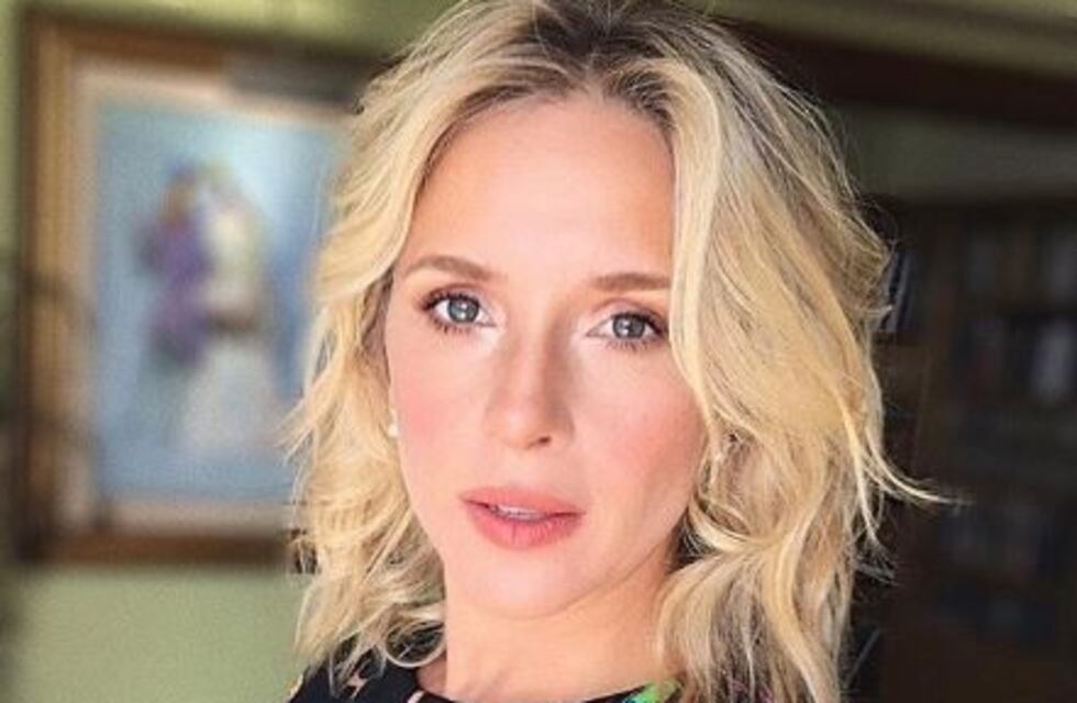 ¡Dos gotas de agua! Carla Peterson demostró su gran parecido con Raffaella Carrá